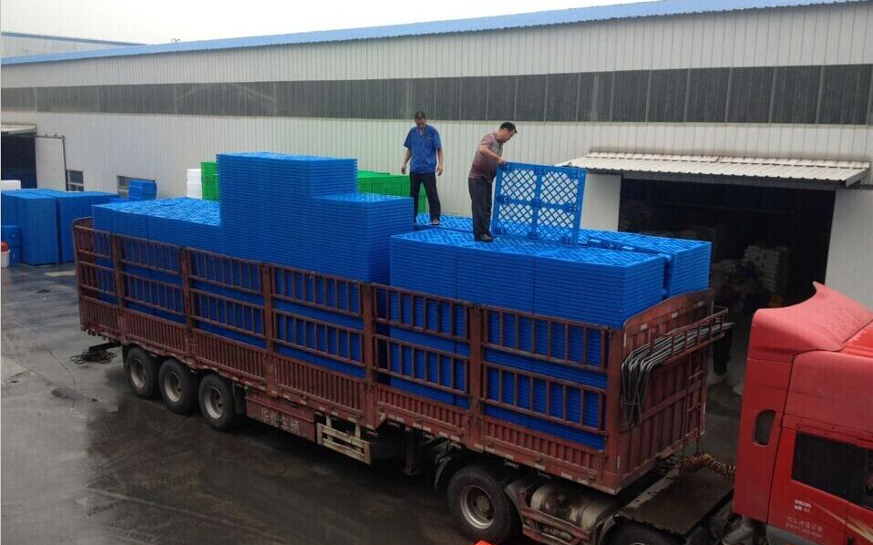 塑料托盤裝車圖.jpg 塑料托盤裝車圖.jpg