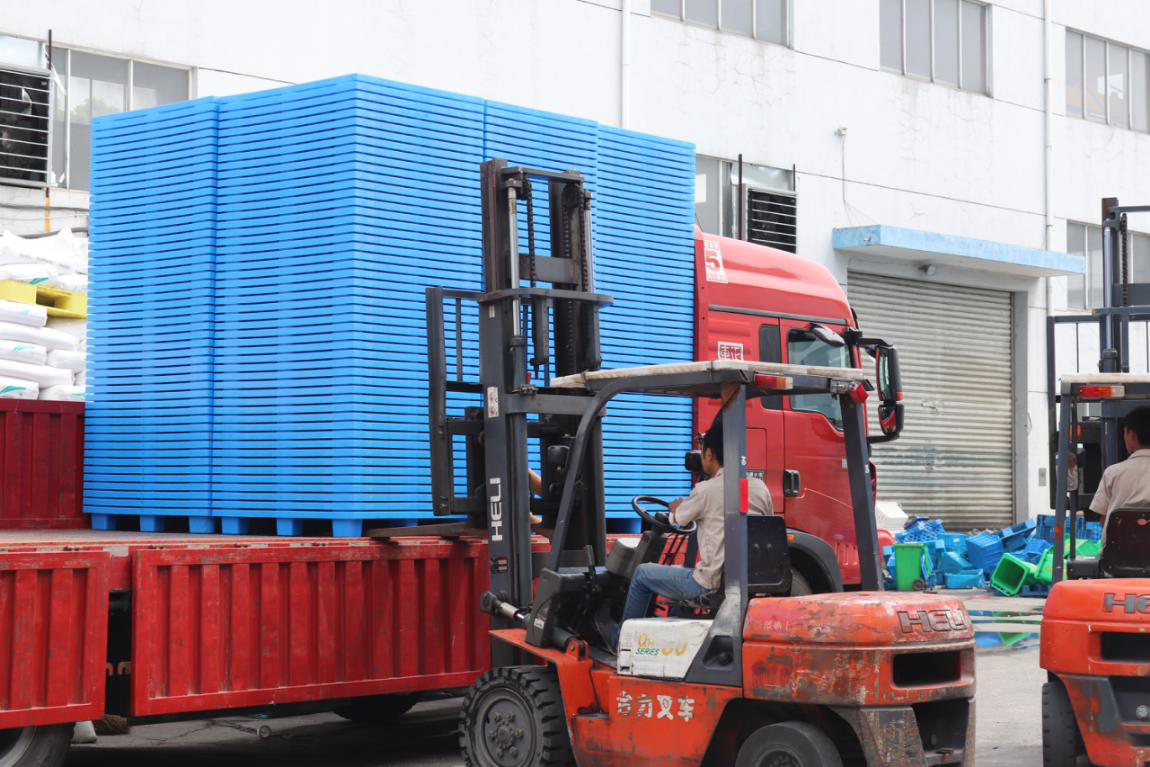 塑料托盤裝車 塑料托盤裝車