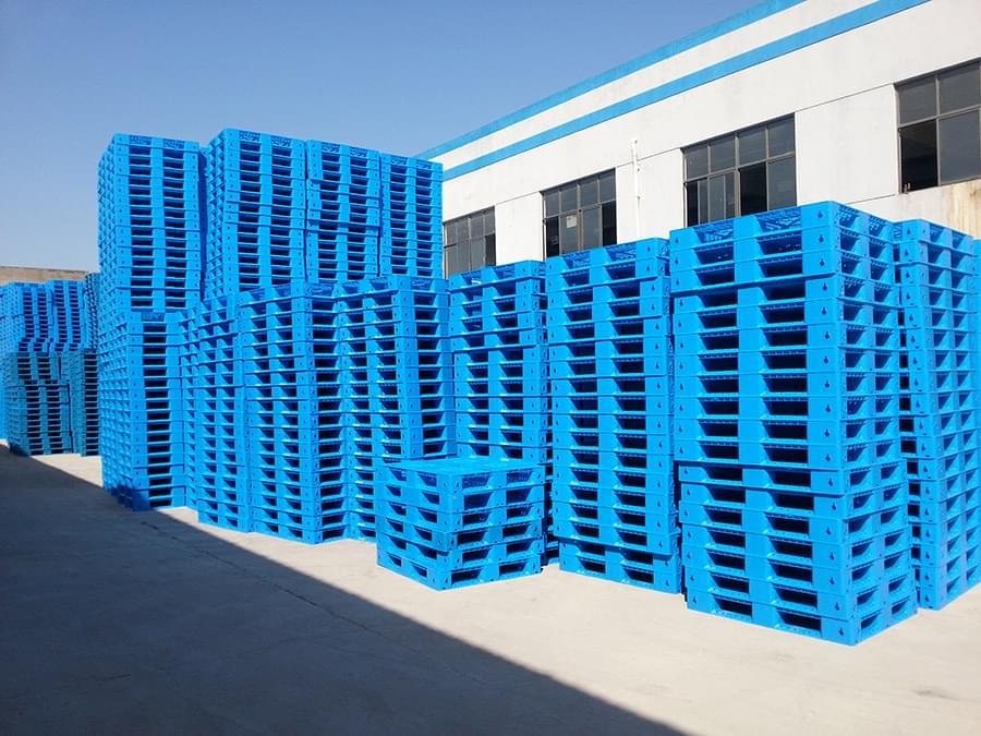 田字網(wǎng)格塑料托盤，一種可以堆碼的塑料托盤