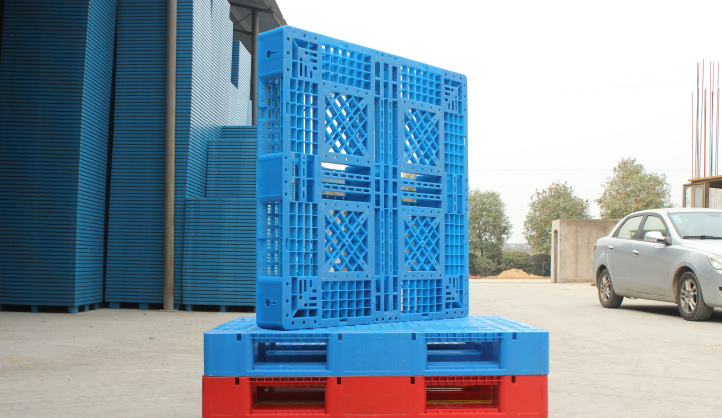 注塑與吹塑塑料托盤價格大比拼！