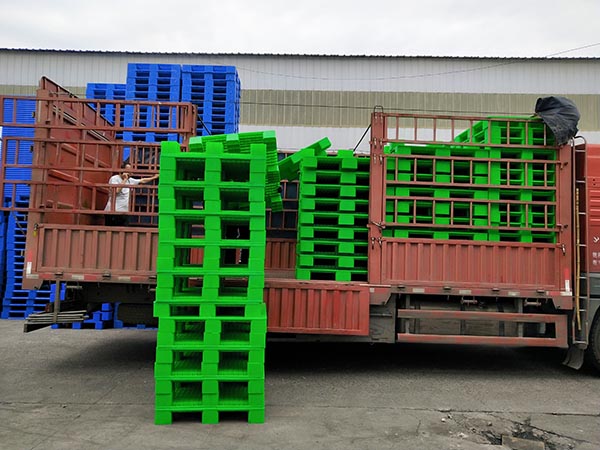 綠色等有顏色塑料托盤(pán)價(jià)格是不是會(huì)很貴？