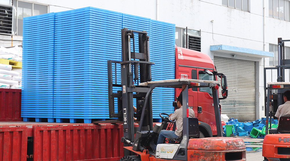 美國累計確認百萬，國內塑料托盤生產廠家應該怎么做好外貿