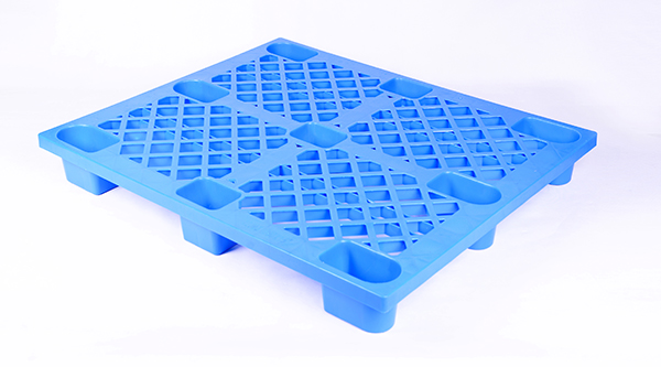 雨季來(lái)臨，倉(cāng)庫(kù)怎么能少了塑料托盤？
